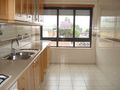 Apartamento T2 Quinta dos Canários Nossa Senhora do Pópulo Caldas da Rainha - garagem, lareira, 2º andar, arrecadação