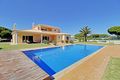 Moradia Isolada V4 para venda Loulé - terraço, jardim, portão automático, piscina, ar condicionado, vidros duplos, garagem, ténis, alarme, painéis solares