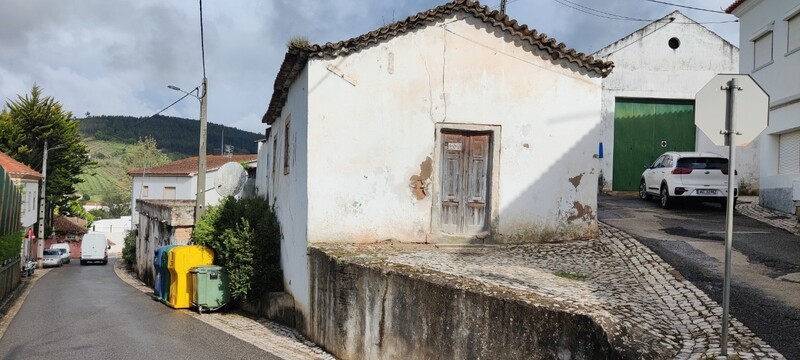 Moradia Antiga para recuperar V1 Costa de Prata A dos Francos Caldas da Rainha - jardim