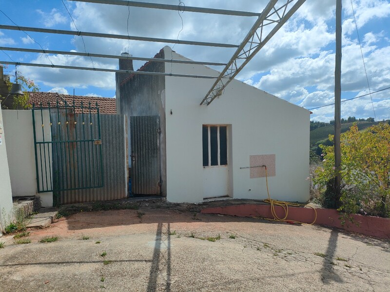 Venda de Casa V2 Antiga Costa Prata Vidais Caldas da Rainha - quintal, garagem