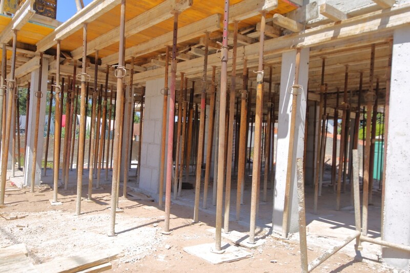 Moradia V4 em construção Alfeizerão Alcobaça - bbq, varanda, aquecimento central, cozinha equipada, piscina, piso radiante, jardim, garagem
