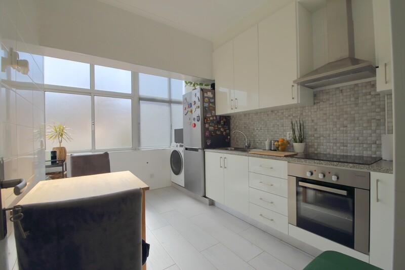 Venda Apartamento T2 Renovado junto ao centro Costa de Prata Nossa Senhora do Pópulo Caldas da Rainha - varanda