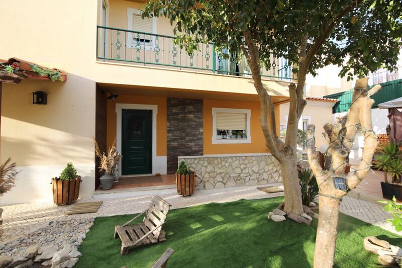 House Isolated V5 Roliça Bombarral - garage, garden, barbecue, fireplace, equipped kitchen, alarm, central heating, double glazing