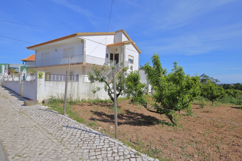 Venda de Moradia V2 Costa de Prata Carvalhal Benfeito Caldas da Rainha - jardim, alarme, garagem