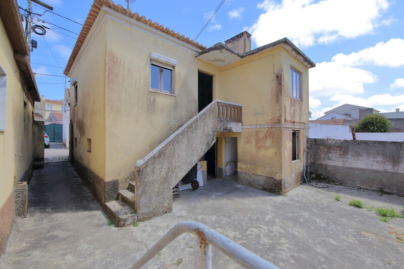 House V3 Alfeizerão Alcobaça - garage, terrace, fireplace