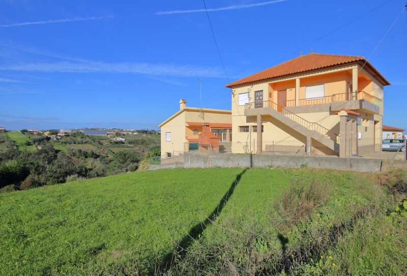 House 5 bedrooms Isolated Costa de Prata Carvalhal Bombarral - garden, barbecue, tiled stove, garage