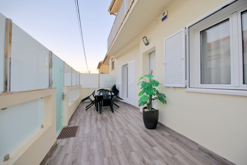 Apartment T3 in good condition Costa de Prata São Martinho do Porto Alcobaça - balcony, double glazing, alarm, ground-floor, kitchen, equipped, barbecue, garden