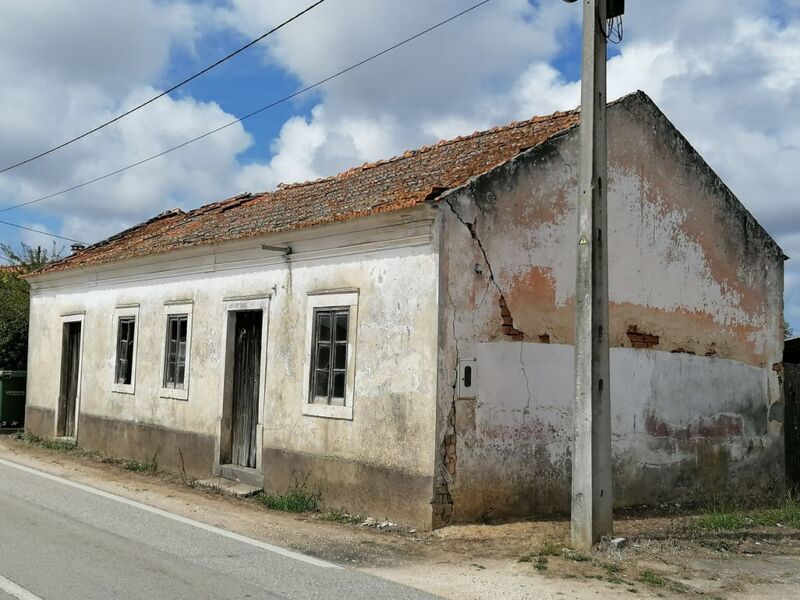 Casa V0 à venda Louriçal Pombal