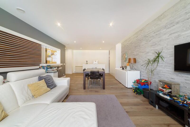 Apartamento em excelente estado T3 Leiria - aquecimento central, garagem, 2º andar, equipado, varanda, ar condicionado, painéis solares