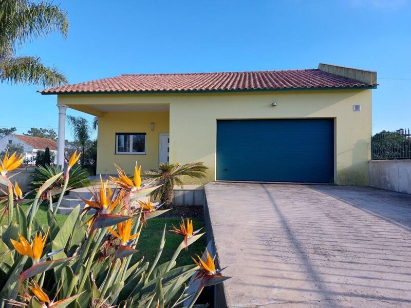 Casa V0 Monte Redondo Leiria para comprar - portão automático, garagem, jardim, rega automática