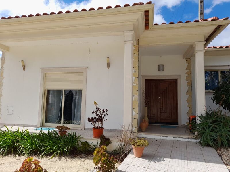 Moradia V3 em bom estado Souto da Carpalhosa Leiria para venda - varanda, portão automático, bbq, garagem
