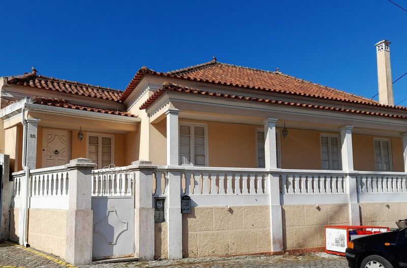 Vivenda no centro V6 Coimbrão Leiria - terraço, bbq, garagem, lareira