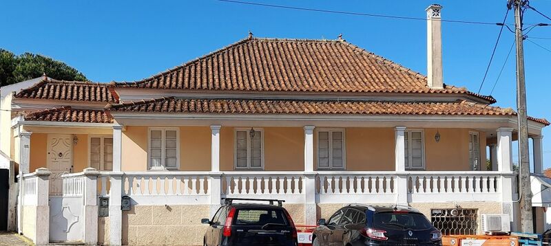 Vivenda no centro V6 à venda Coimbrão Leiria - terraço, bbq, garagem, lareira