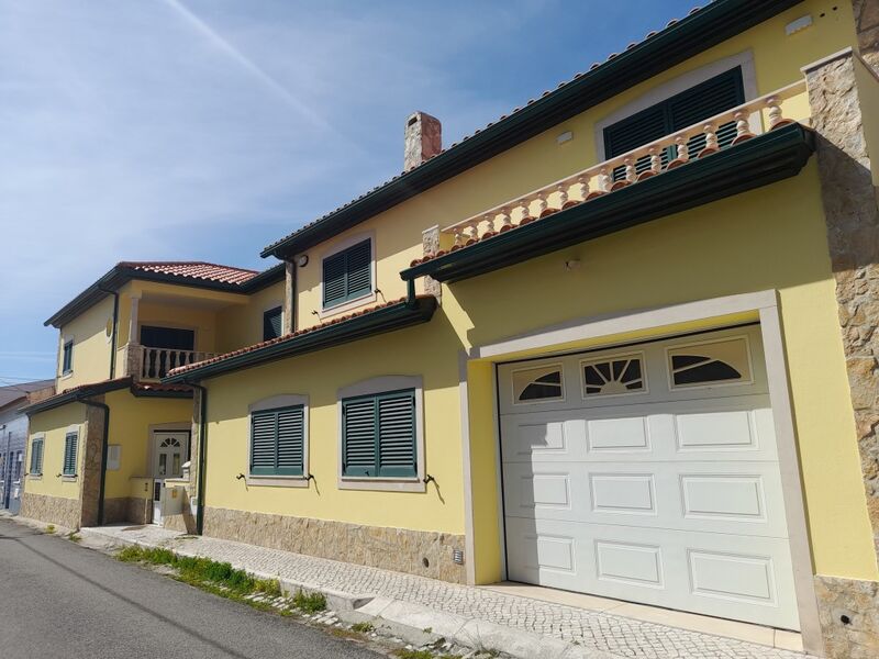 À venda Moradia V3 Vieira de Leiria Marinha Grande - lareira, alarme, piscina, terraço, varanda, garagem, bbq, aquecimento central
