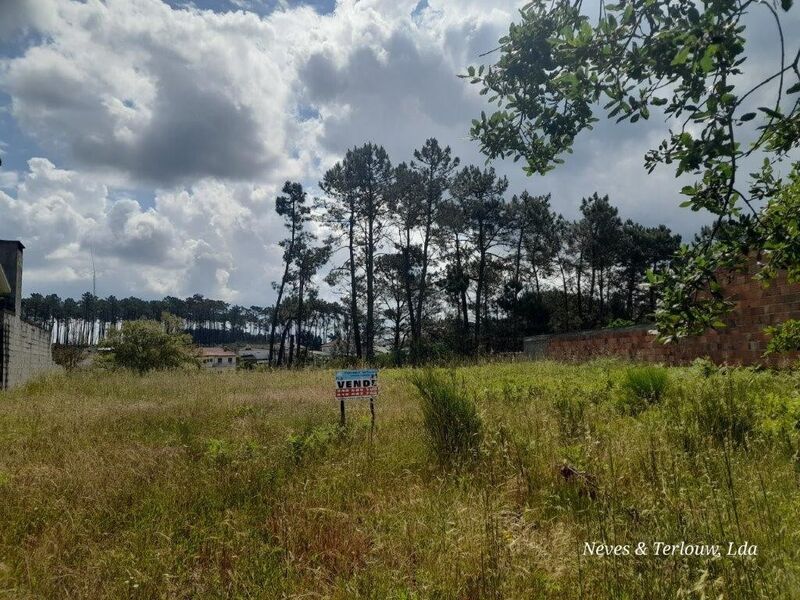 Land with 1465sqm Monte Redondo Leiria - water, easy access, electricity, mains water, construction viability