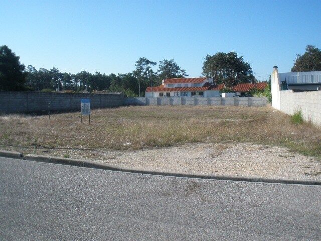 Terreno com 1088m2 Vieira de Leiria Marinha Grande - viabilidade de construção