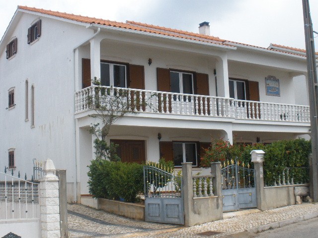 House well located V5 Saramagas Minde Alcanena - attic, quiet area, fireplace, balcony, garage, barbecue, boiler