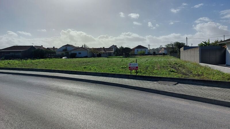 Terreno Urbano para construção Carvide Leiria - água, viabilidade de construção, luz