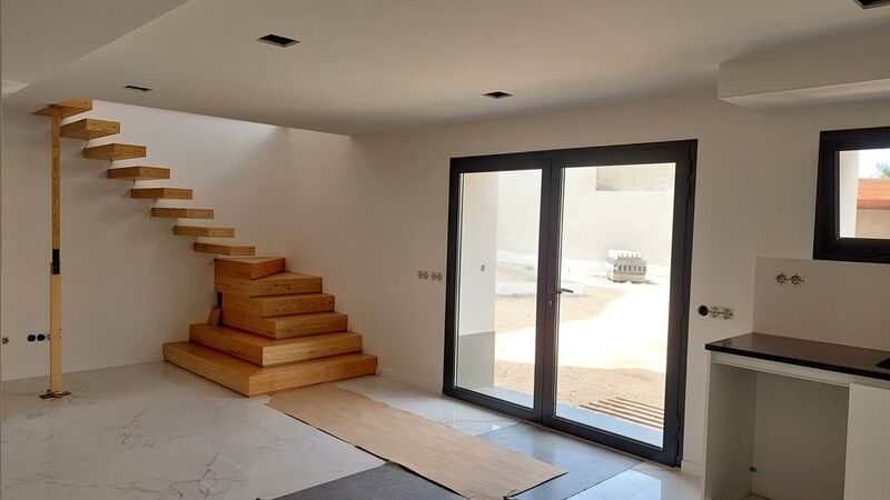 House Renovated 2 bedrooms Monte Real Leiria - garage