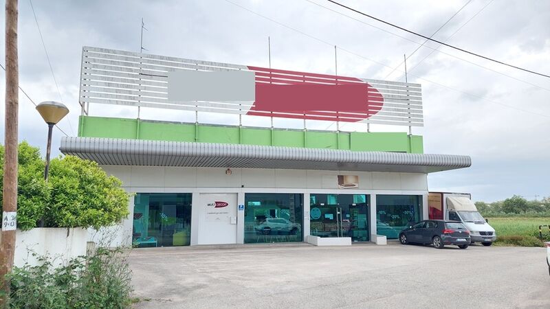 Warehouse with 900sqm Leiria - easy access, parking lot