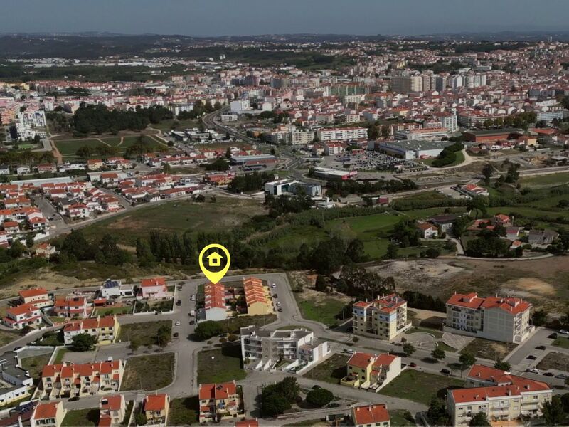 Lote de terreno plano Quinta dos Pinheiros Santo Onofre Caldas da Rainha