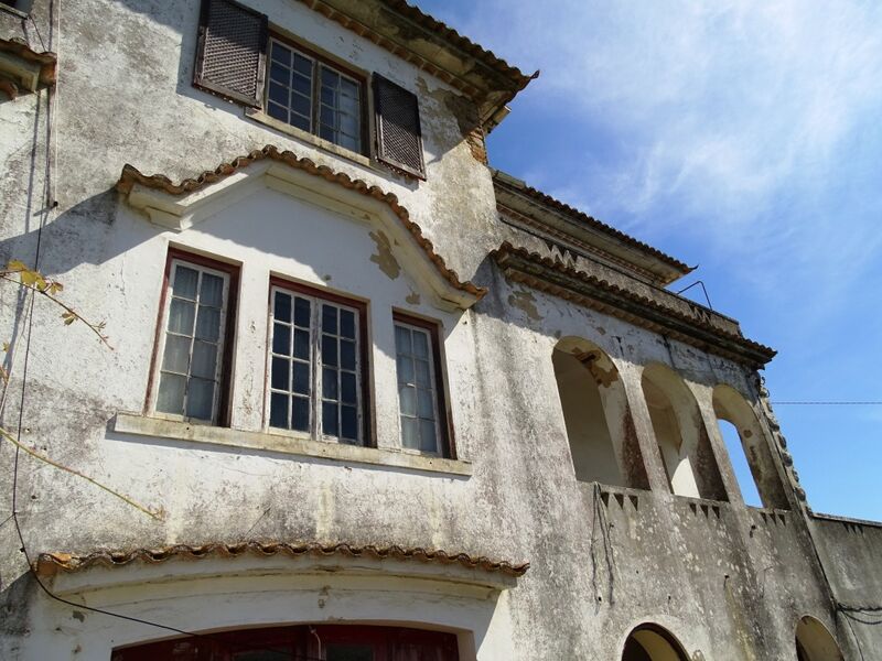 здание требует восстановления Nossa Senhora do Pópulo Caldas da Rainha - localização privilegiada, чердак, терраса