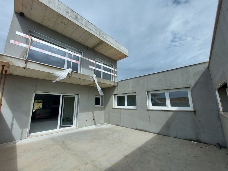 Moradia V3 em construção Cadarroeira Alfeizerão Alcobaça para vender - vista mar, terraço, garagem, jardim, varanda