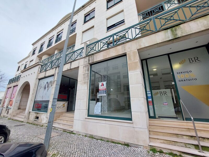 Loja no centro Nossa Senhora do Pópulo Caldas da Rainha