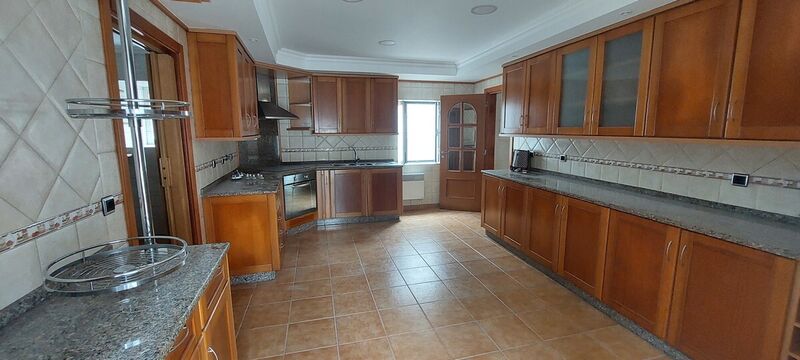 Apartamento novo em excelente estado T3 Bombarral