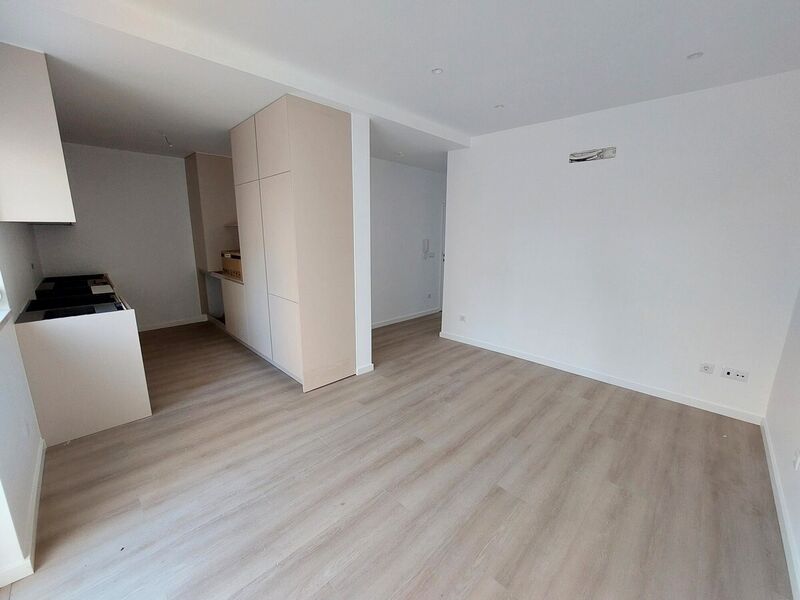 Apartamento Moderno bem localizado T2 Santo Onofre Caldas da Rainha - vidros duplos, isolamento térmico