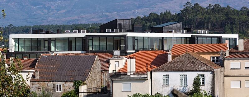 апартаменты новые отличное месторасположение T3 Vila Nova de Tazem Gouveia - подсобное помещение, система кондиционирования, двойные стекла, веранда, 3º этаж, гараж, экипированная кухня