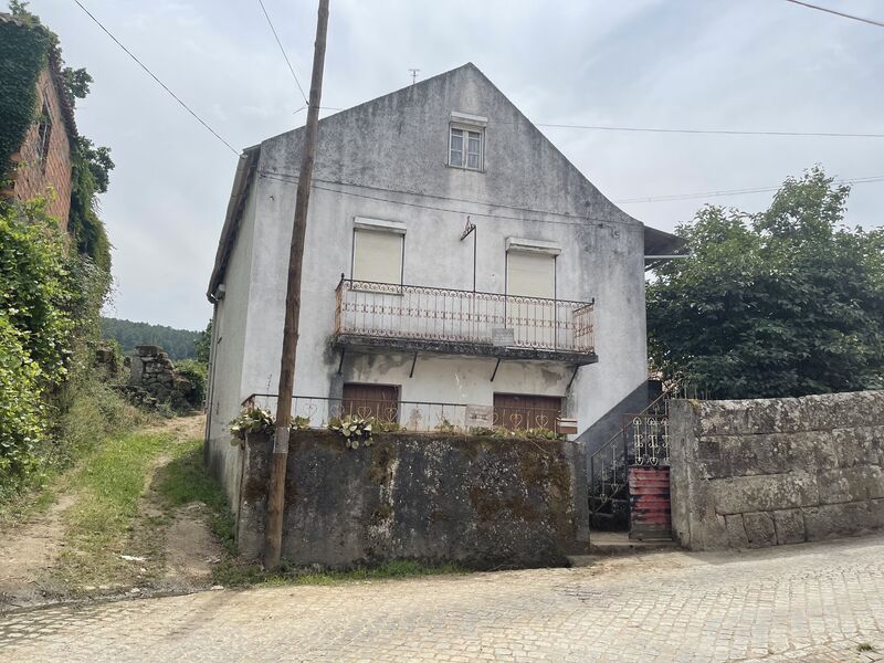 House to recover 2 bedrooms São Paio Gouveia - garden, garage, balconies, balcony, attic