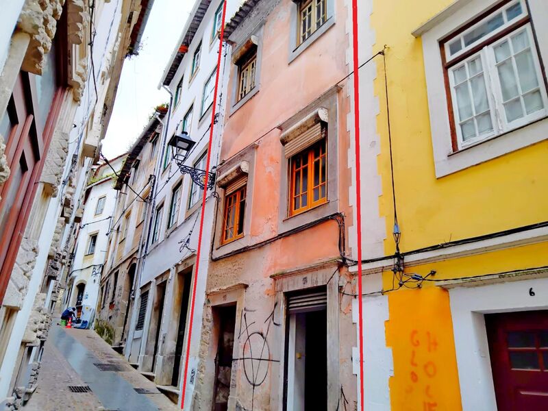 Building Sé Velha Coimbra