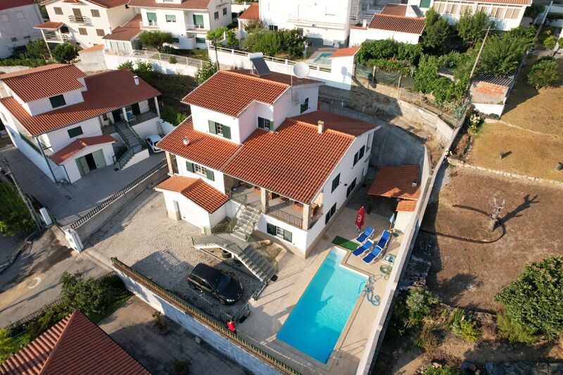 House 4 bedrooms Seia - swimming pool, air conditioning, fireplace, solar panel, barbecue, garage, balcony