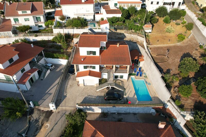 Para venda Moradia V4 Seia - piscina, ar condicionado, lareira, painel solar, bbq, garagem, varanda