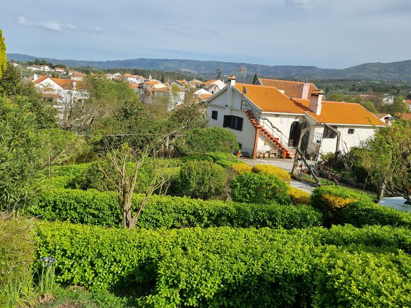 Quinta V3 Vila Cortês da Serra Gouveia - oliveiras, furo, equipada, garagem, água, piscina, árvores de fruto, jardim