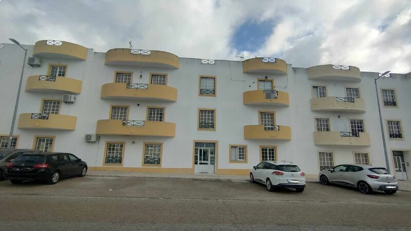 Apartment T3 Vendas Novas - 2nd floor, balcony, attic, swimming pool, balconies, marquee, air conditioning