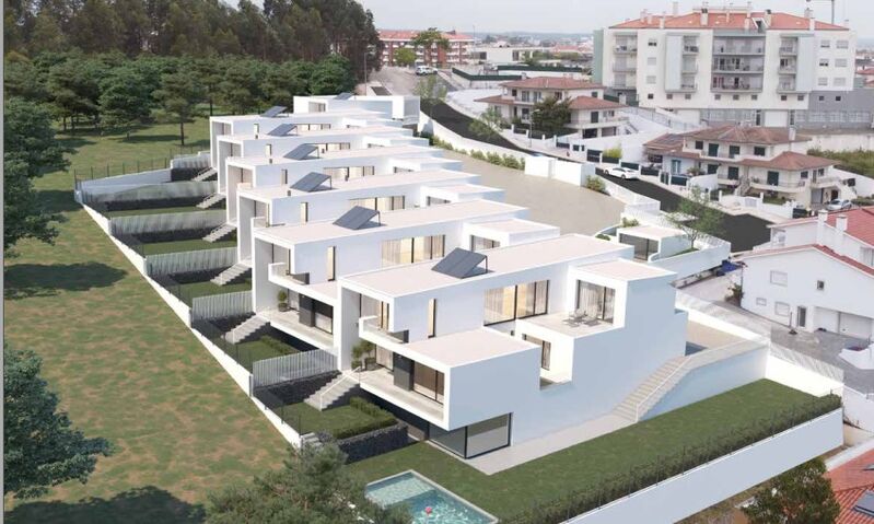 House V4 Guimarota Leiria - underfloor heating, garage, green areas, alarm, tennis court, private condominium, garden