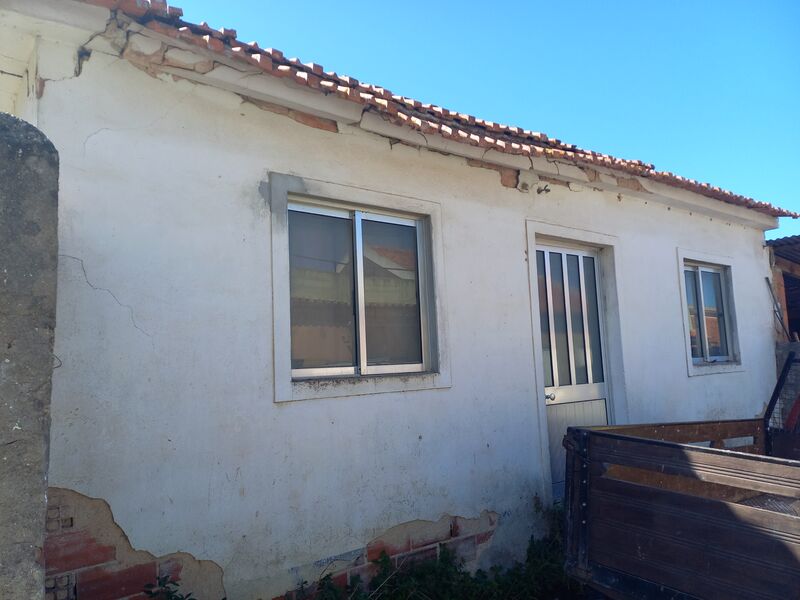 House 3 bedrooms for remodeling Leiria - excellent location