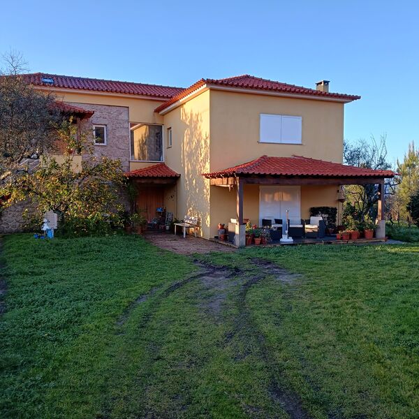 House 4+1 bedrooms Rustic São Paio Gouveia - solar panels, barbecue, attic, equipped kitchen, swimming pool, central heating, fireplace