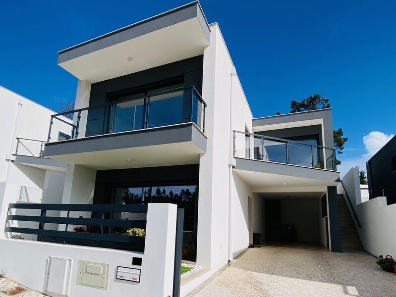 House 3 bedrooms Caldas da Rainha - terrace, balcony, automatic gate, solar panels, barbecue, air conditioning, garage, tiled stove, garden, swimming pool, beautiful views
