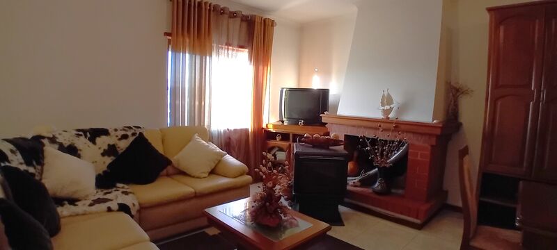Apartment T4 Bragança - fireplace, garage