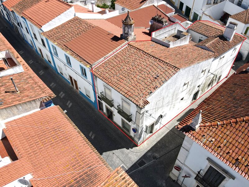 Prédio centro da cidade Redondo - localização central, terraço, montra, logradouro