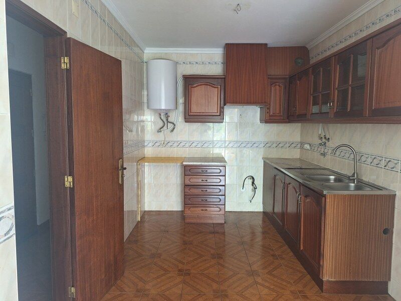 Apartment T2 well located Caldas da Rainha - great location, balcony