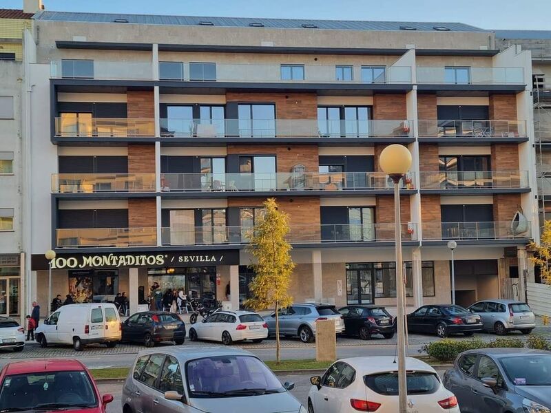 Apartamento T4 Duplex Viseu - vidros duplos, caldeira, cozinha equipada, 4º andar, muita luz natural, equipado, terraço, aquecimento central