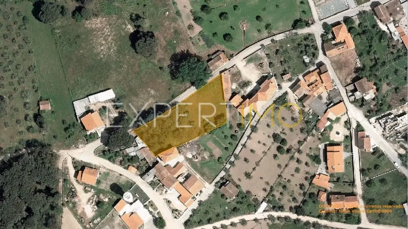 Terreno plano Travancinha Seia - electricidade, água, zona sossegada, furo