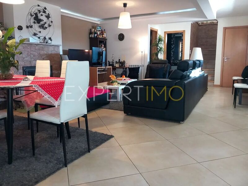 House 3 bedrooms Santiago Seia - central heating, garage, fireplace, solar panels, balcony