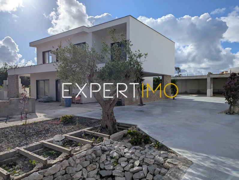 дом V5 São Martinho do Porto Alcobaça - теплый пол, задний двор, сад, кондиционер, бассейн, балкон, гараж, мангал