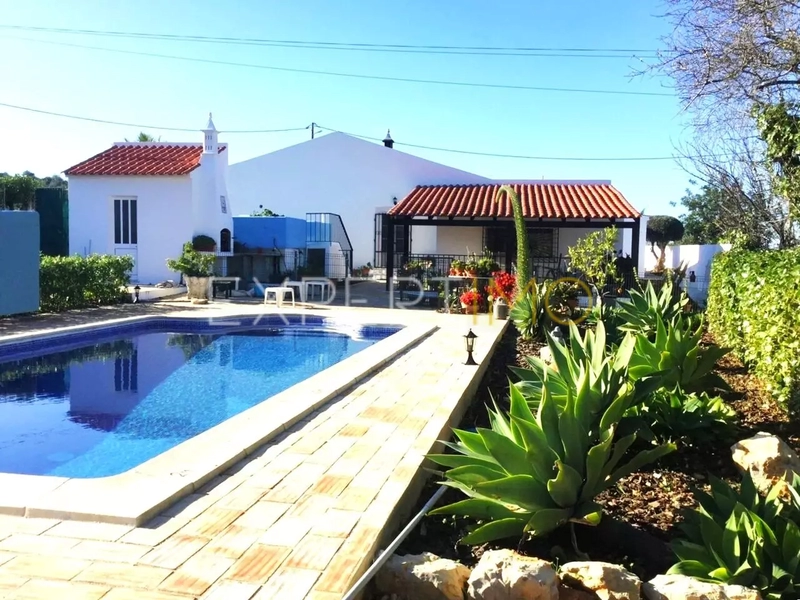 Casa Reformada V4 São Brás de Alportel - piscina, terraço, garagem, jardim, lareira, churrasqueira