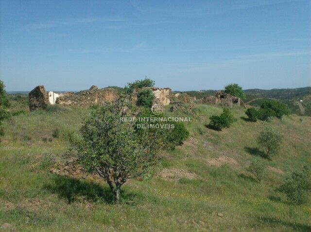 Land Urban/agricultural with 99760sqm Beliche Castro Marim - well